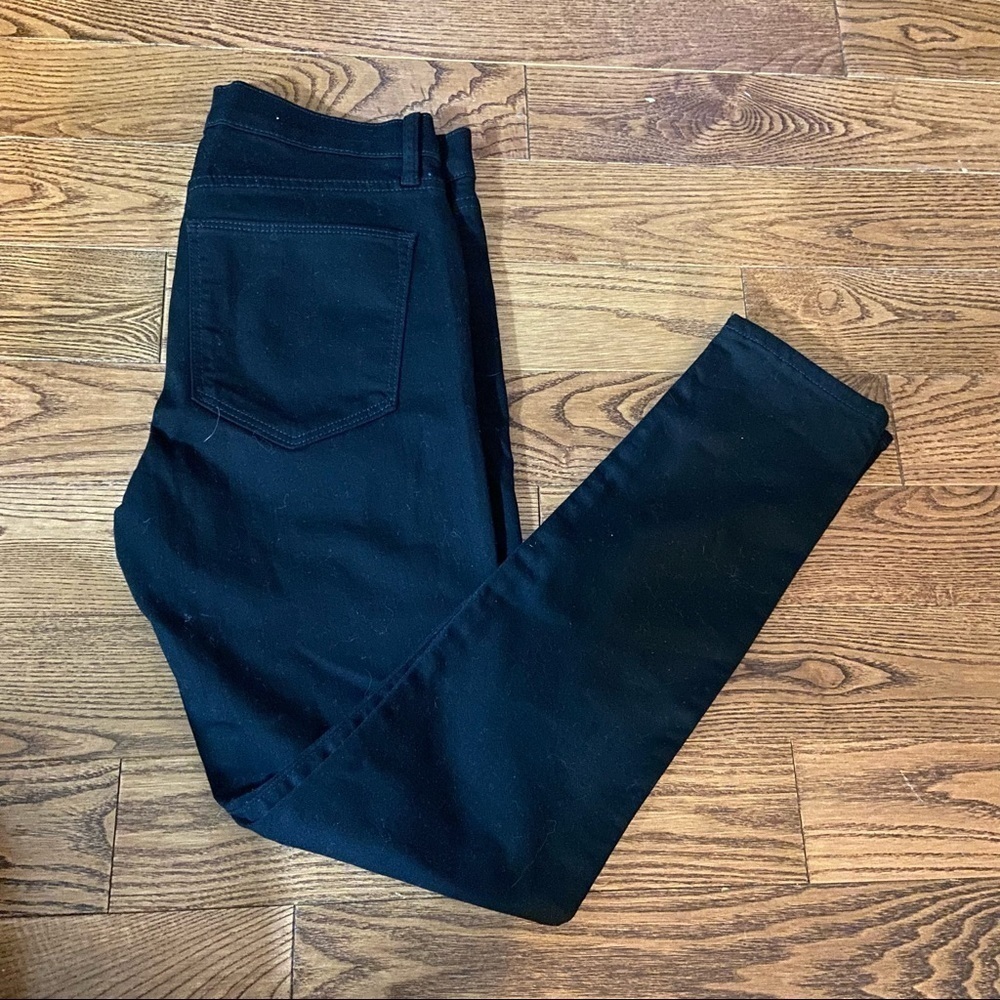 Gap‎ women’s black stretch jeans  in size 27